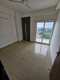 2.5 BHK + Study Room Apartment For Sale in Gulshan Botnia