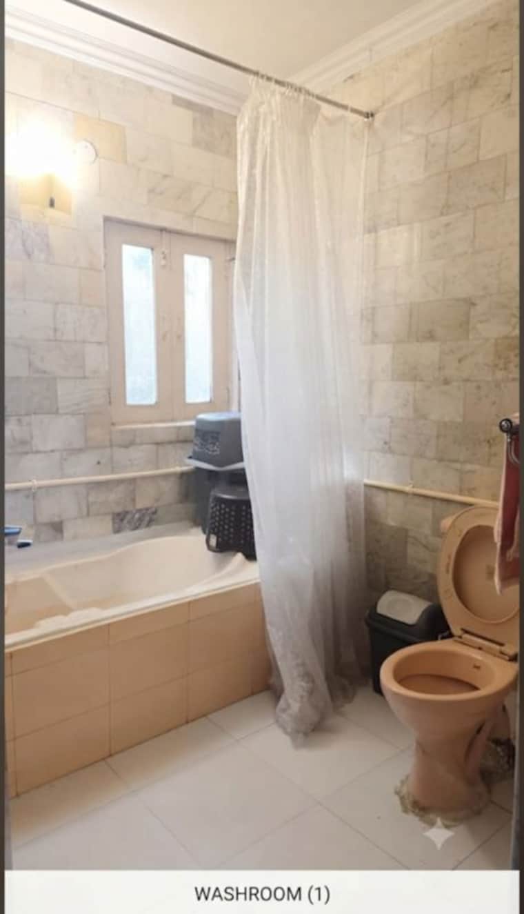 Bathroom, greater kailash ii 2 Bedroom 1100 Sq.Ft. Builder Floor In Greater Kailash ii Delhi 10546725
