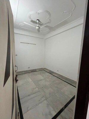 Bathroom in 1 BHK Builder Floor at Saket – for Rent