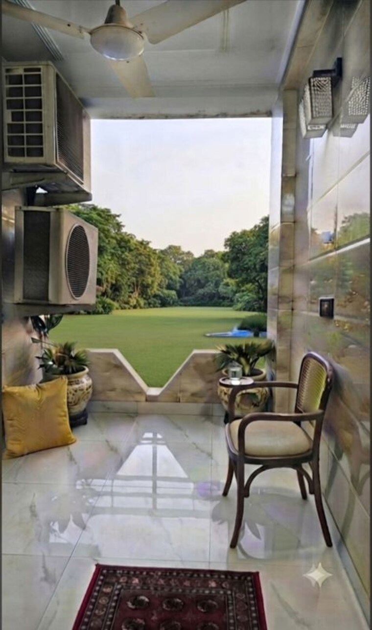 Gym, lajpat nagar ii 2 Bedroom 100 Sq.Ft. Builder Floor In Lajpat Nagar ii Delhi 10546759