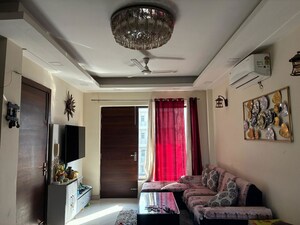 Living Room in 3 BHK Builder Floor at Sector 38 – for Rent