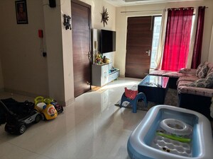 Parking in 3 BHK Builder Floor at Sector 38 – for Rent