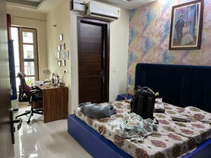 Living Room in 3 BHK Builder Floor at Sector 38 – for Rent