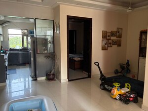 Living Room in 3 BHK Builder Floor at Sector 38 – for Rent