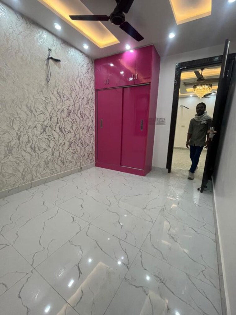 Bathroom, dwarka mor 2 Bedroom 60 Sq.Yd. Builder Floor In Dwarka Mor Delhi 10543866