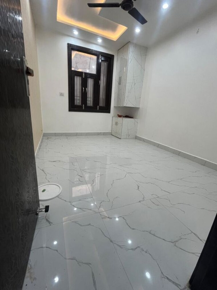 Room, dwarka mor 2 Bedroom 60 Sq.Yd. Builder Floor In Dwarka Mor Delhi 10543866