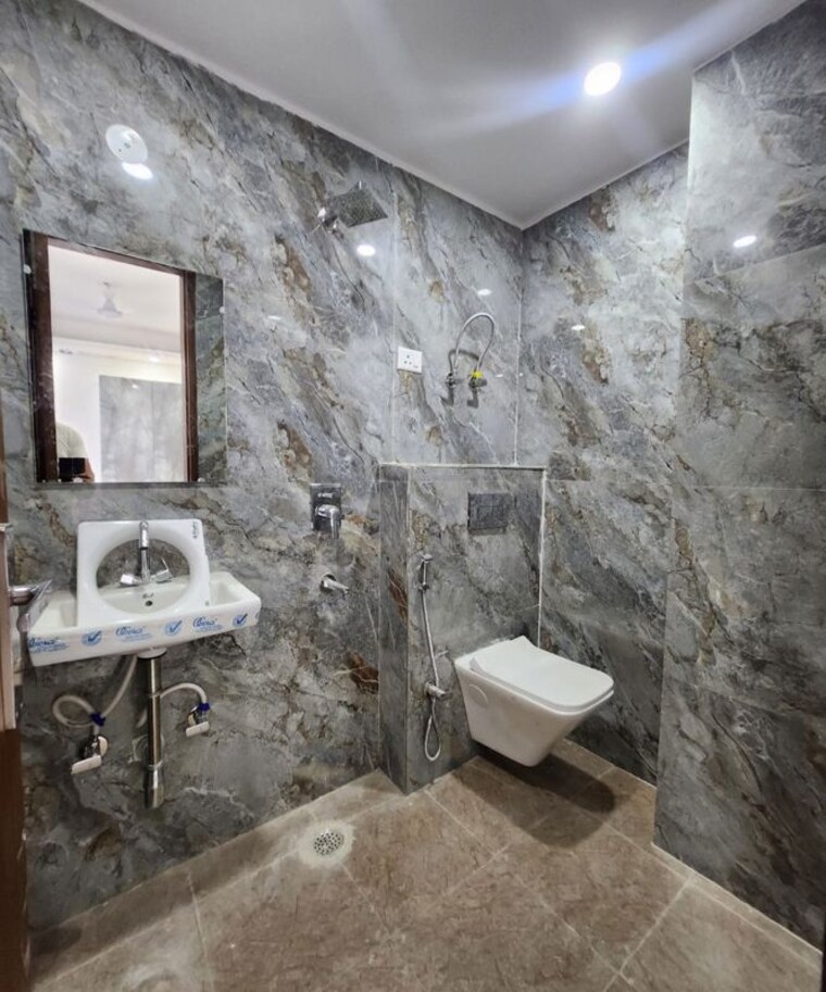 Bathroom, neb sarai 2 Bedroom 850 Sq.Ft. Builder Floor In Neb Sarai Delhi 10546783