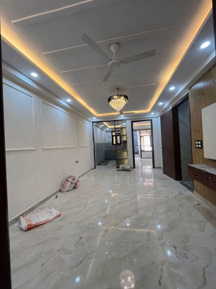  Parking, chattarpur 3 Bedroom 130 Sq.Yd. Builder Floor In Chattarpur Delhi 10546785
