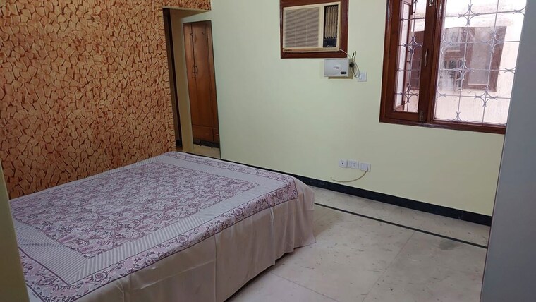 Bedroom, vasant kunj 3 Bedroom 1700 Sq.Ft. Apartment In Vasant Kunj Delhi 10546794