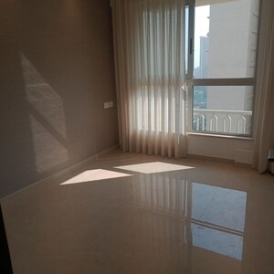 Room in 1 BHK Apartment at Hiranandani Highland, Powai – for Rent