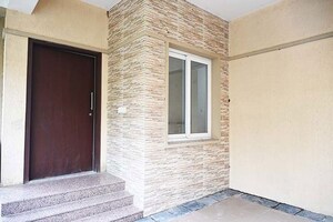 Room in 4 BHK Independent House at Atladara – for Sale