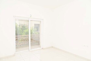 Room in 4 BHK Independent House at Atladara – for Sale