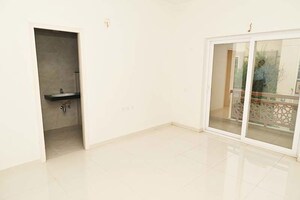Room in 4 BHK Independent House at Atladara – for Sale