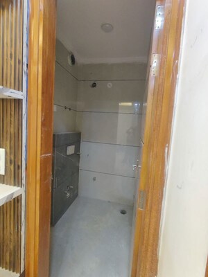 Furnished Amenities in 3 BHK Builder Floor at Rohini Sector 21 – for Sale