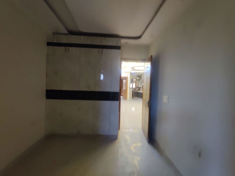 Room, rohini sector 21 3 Bedroom 1200 Sq.Ft. Builder Floor In Rohini Sector 21 Delhi 10546832
