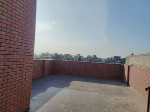 Parking in 3 BHK Builder Floor at Rohini Sector 21 – for Sale