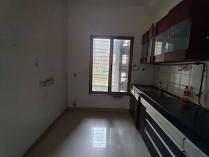 Kitchen in 2.5 BHK Apartment at Oberoi Realty Woods, Goregaon East – for Rent