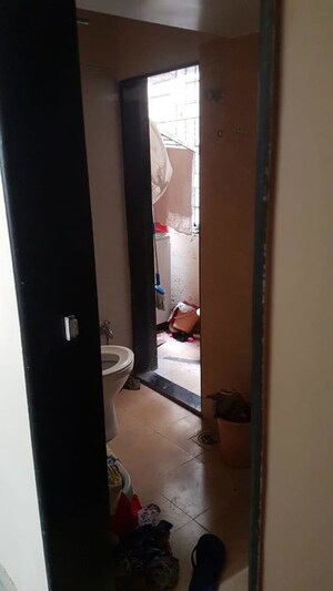 Bathroom in 2 BHK Apartment at Green Square, Kasarvadavali – for Rent