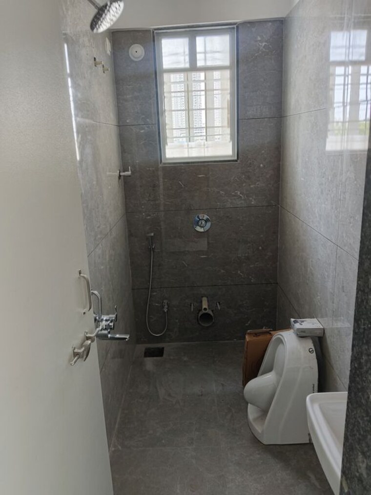 Bathroom, samarth-paradise 2 Bedroom 850 Sq.Ft. Apartment In Tathawade Pune 10546912
