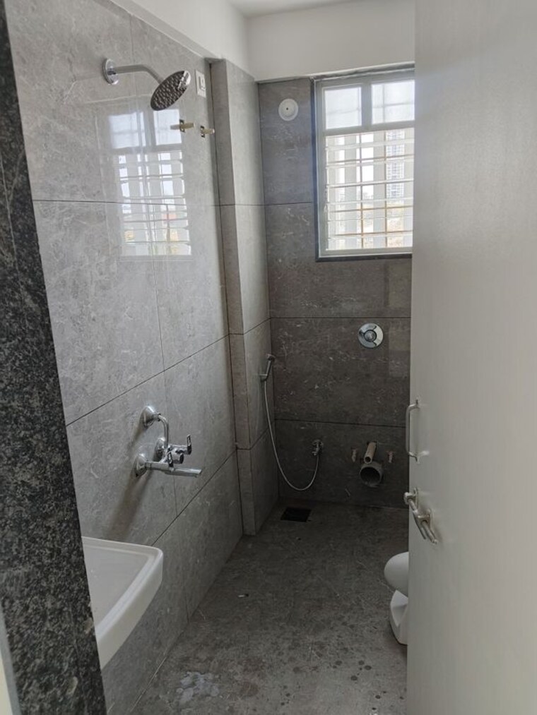 Bathroom, samarth-paradise 2 Bedroom 850 Sq.Ft. Apartment In Tathawade Pune 10546912