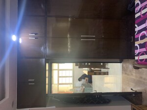 Room in 3 BHK Apartment at Sector 6 Dwarka – for Rent