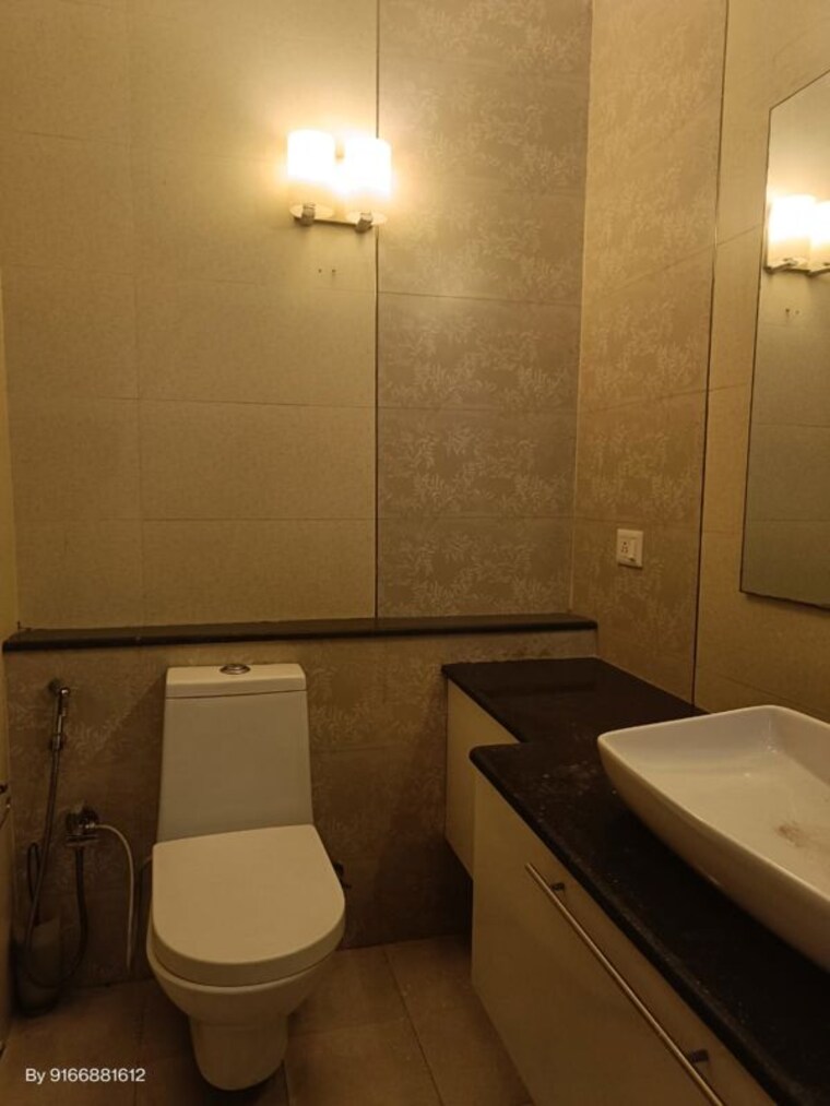 Bathroom, sushant lok ii 4 Bedroom 315 Sq.Yd. Villa In Sushant Lok ii Gurgaon 10546974
