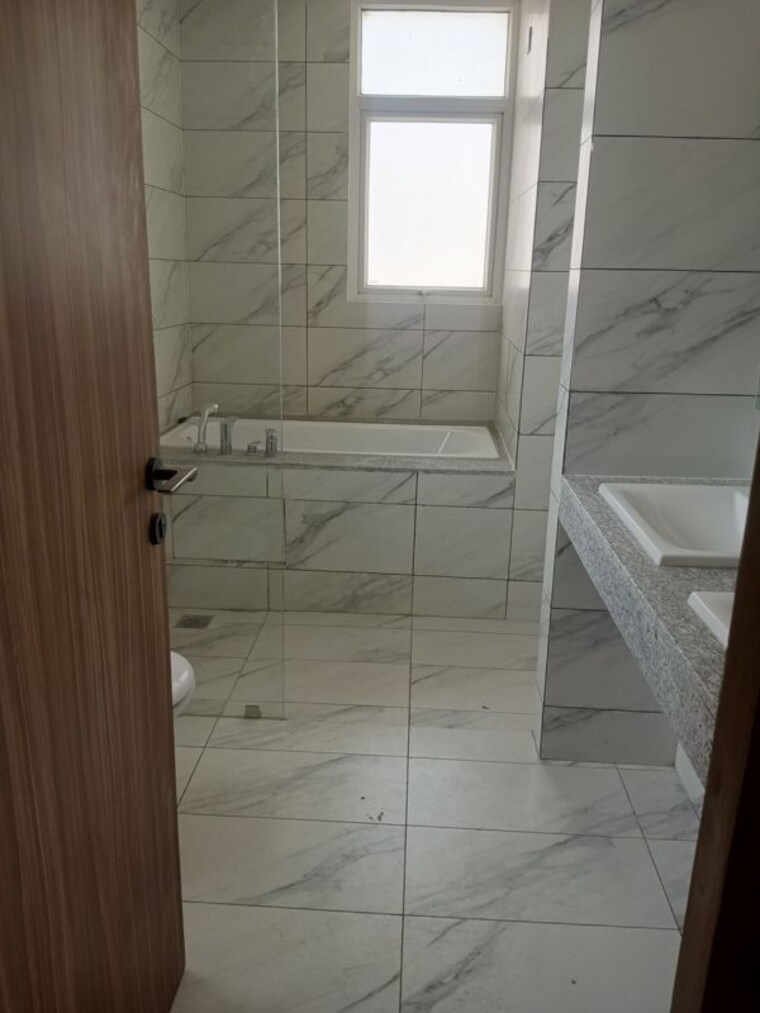 Bathroom, conscient-hines-elevate 4 Bedroom 3395 Sq.Ft. Apartment In Sector 59 Gurgaon 10546931