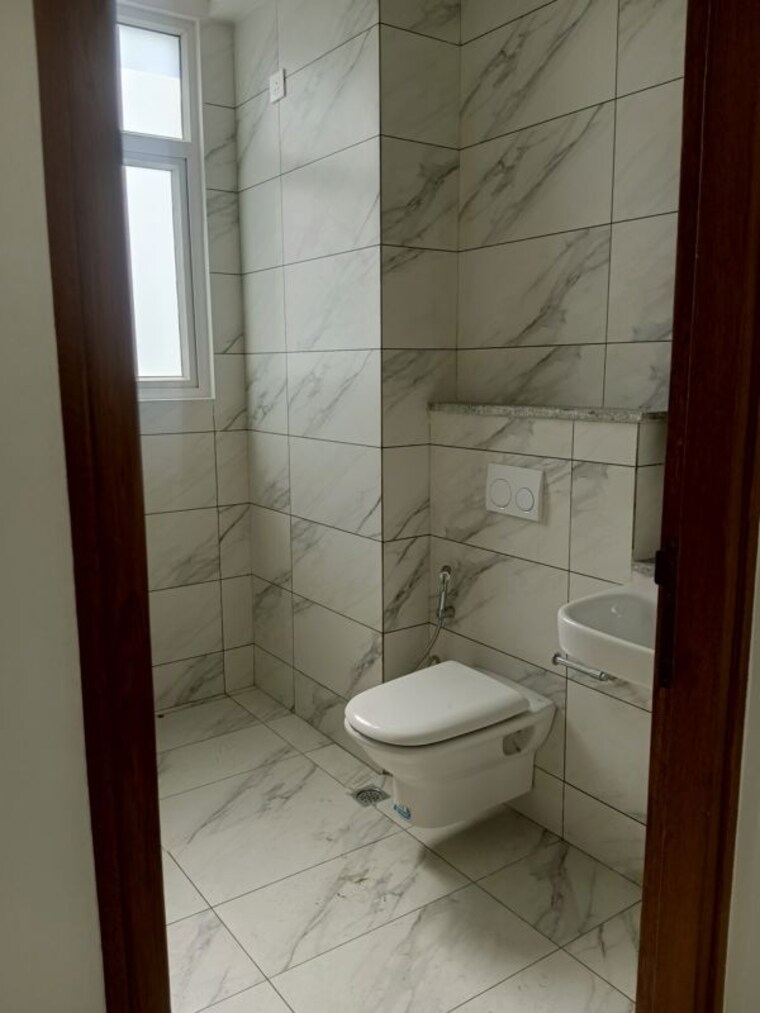 Bathroom, conscient-hines-elevate 4 Bedroom 3395 Sq.Ft. Apartment In Sector 59 Gurgaon 10546931