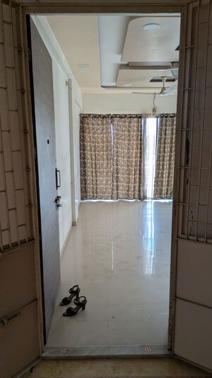 Room in 3 BHK Apartment at Gota – for Rent