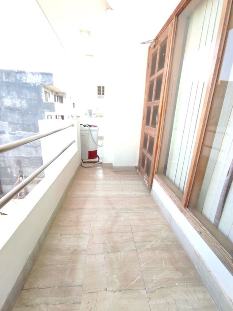 Balcony, dlf-atria 4 Bedroom 400 Sq.Ft. Apartment In Dlf Phase ii Gurgaon 10546993