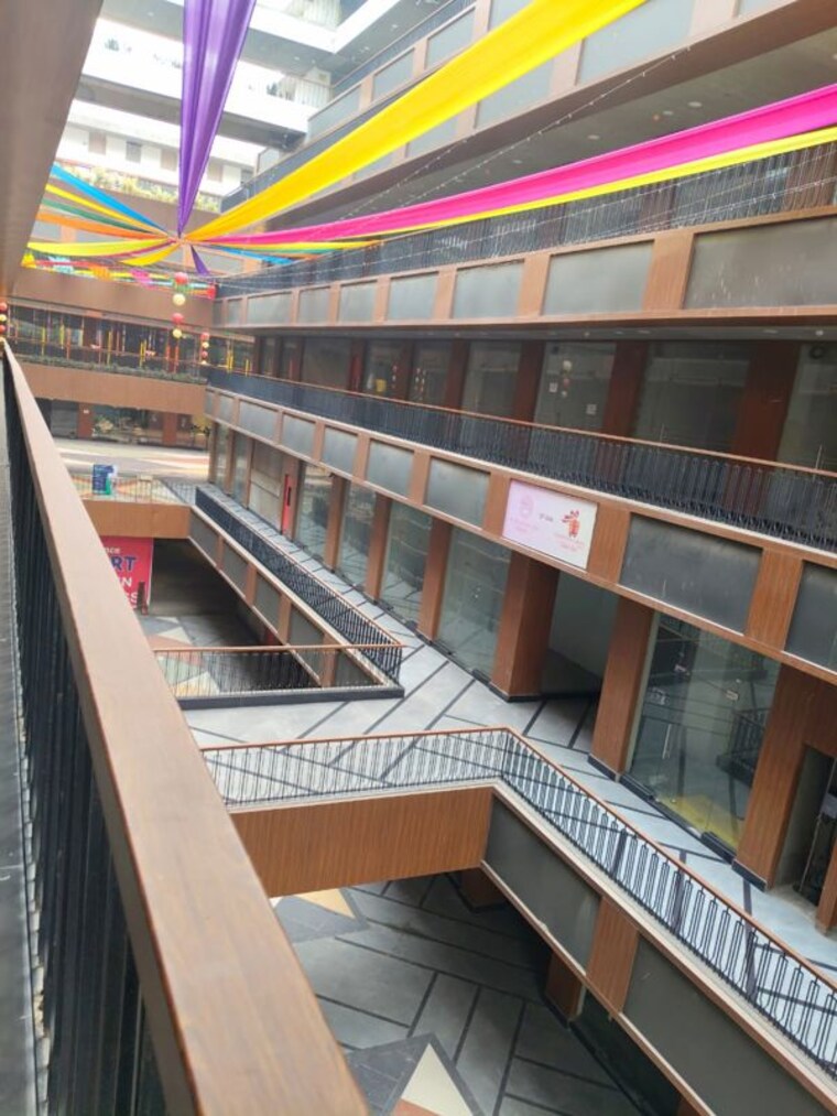 Exterior View, sunrise-sun-twilight-metro-street Commercial Shop 636 Sq.Ft. In Sector 27 Yamuna Expressway Greater Noida 10547005