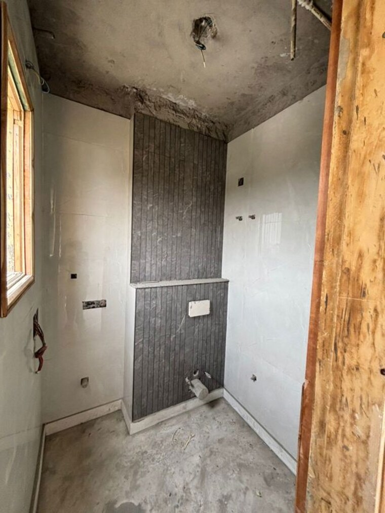 Bathroom, rohini sector 16 2 Bedroom 850 Sq.Ft. Builder Floor In Rohini Sector 16 Delhi 10547025