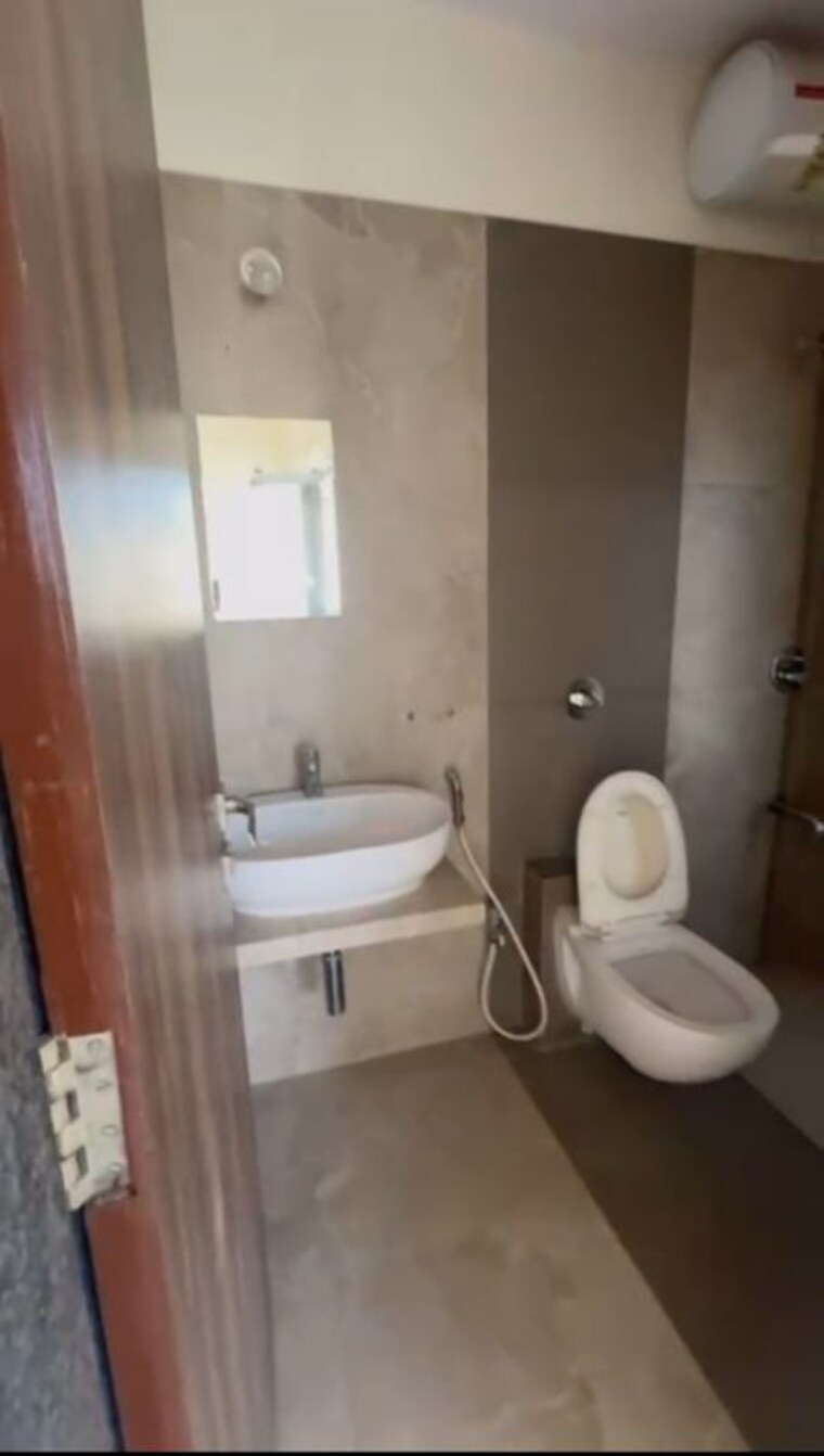 Bathroom, chandak-stella 3 Bedroom 881 Sq.Ft. Apartment In Goregaon West Mumbai 10547052