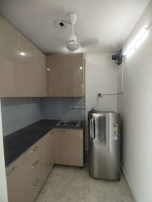 Bathroom in 1 RK Builder Floor at Sector 57 – for Rent