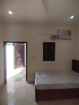 1 RK Builder Floor For Rent in Sector 57
