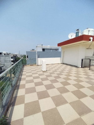 Balcony in 1 RK Builder Floor at Sector 57 – for Rent