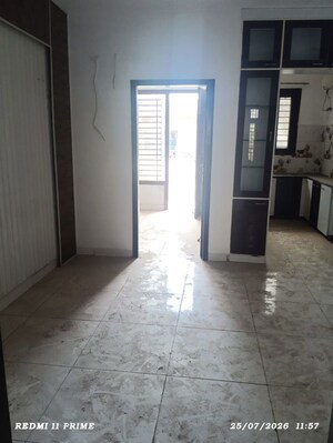 Room in 3 BHK Builder Floor at Green Park Colony – for Sale