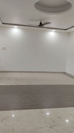 Room in 3 BHK Builder Floor at Spring Field Colony – for Sale