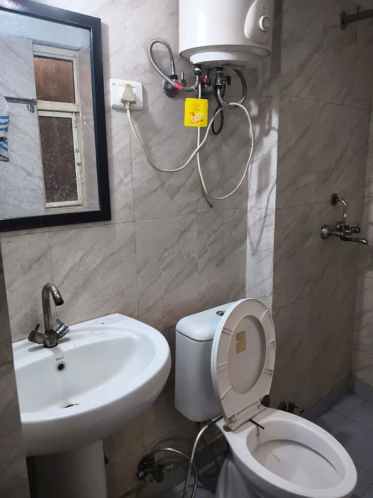 Bathroom, gardenia-golf-city 3 Bedroom 1485 Sq.Ft. Apartment In Sector 75 Noida 10547144
