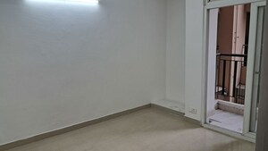 Room in 2.5 BHK Apartment at Amrapali Silicon City, Sector 76 – for Sale