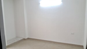 Room in 2.5 BHK Apartment at Amrapali Silicon City, Sector 76 – for Sale