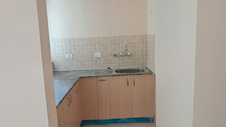 Bathroom, amrapali-silicon-city 2.5 Bedroom 1180 Sq.Ft. Apartment In Sector 76 Noida 10547111