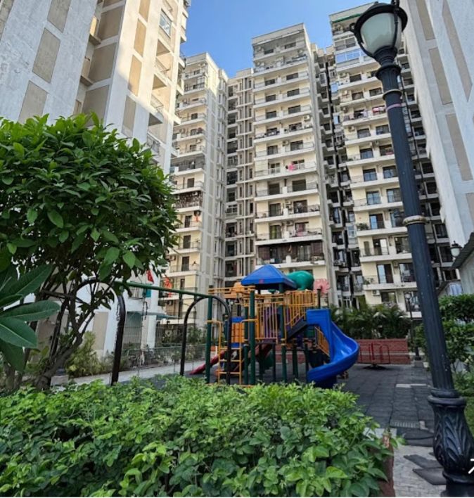 3 BHK + Prayer Room,Servant Room,Study Room,Extra Room,Basement,Store Room 1575 Sq.Ft. Apartment in SCC Heights