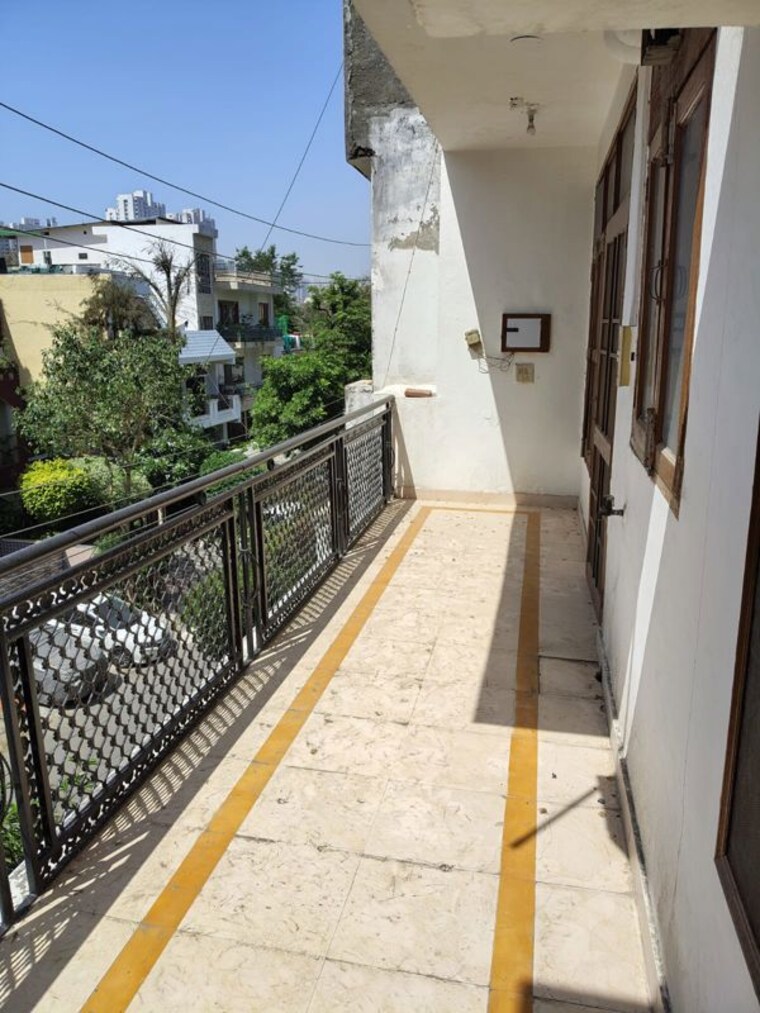 Balcony, rwa-apartments-sector-41 3 Bedroom 2000 Sq.Ft. Independent House In Sector 41 Noida 10547220