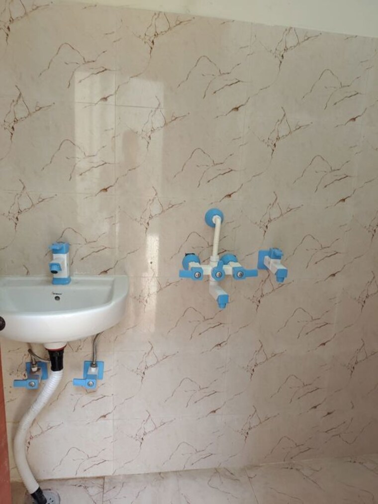 Bathroom, rwa-apartments-sector-41 3 Bedroom 2000 Sq.Ft. Independent House In Sector 41 Noida 10547220