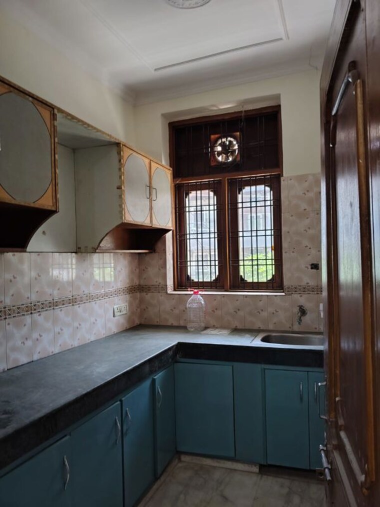 Kitchen, rwa-apartments-sector-41 3 Bedroom 2000 Sq.Ft. Independent House In Sector 41 Noida 10547220
