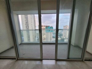 Room in 4 BHK Apartment at Piramal Aranya, Byculla – for Rent