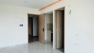 Room in 1 BHK Apartment at Lodha Amara, Kolshet Road – for Rent