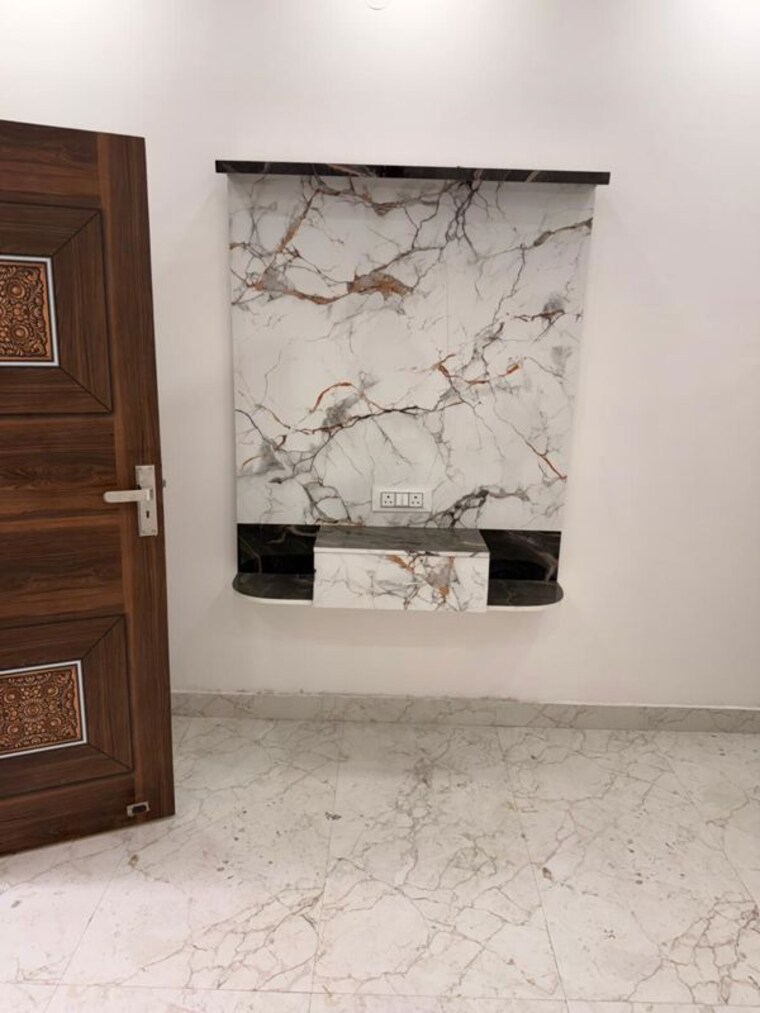 Room, rohini sector 6 1 Bedroom 360 Sq.Ft. Independent House In Rohini Sector 6 Delhi 10547265
