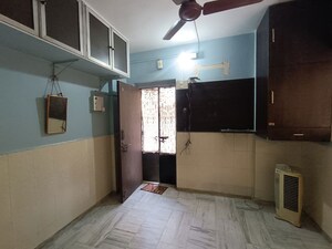 Bedroom in 1 RK Apartment at Andheri West – for Rent